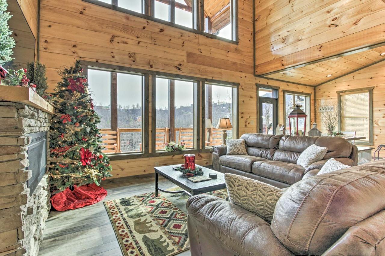 Smoky Mountain Hideaway With Hot Tub, Deck And Views! Vila Gatlinburg Exterior foto