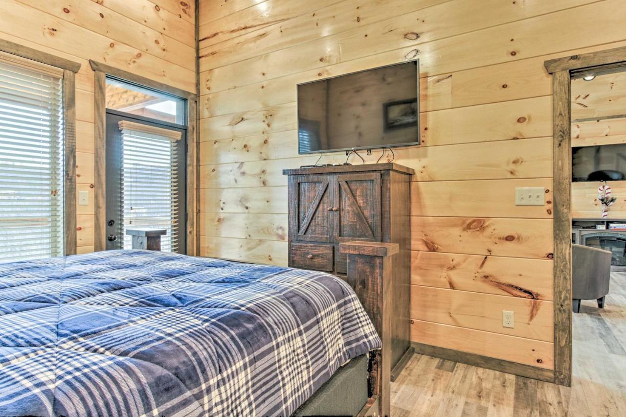 Smoky Mountain Hideaway With Hot Tub, Deck And Views! Vila Gatlinburg Exterior foto