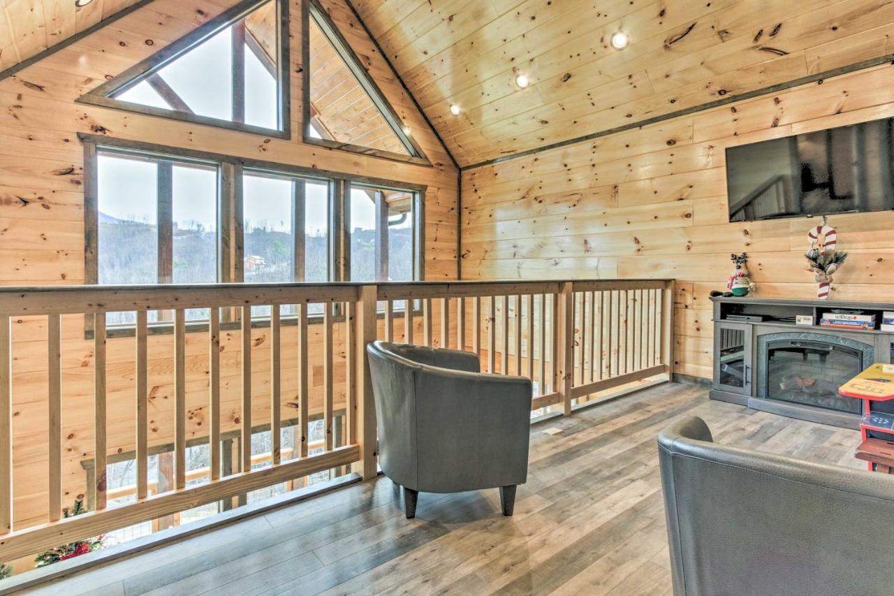 Smoky Mountain Hideaway With Hot Tub, Deck And Views! Vila Gatlinburg Exterior foto