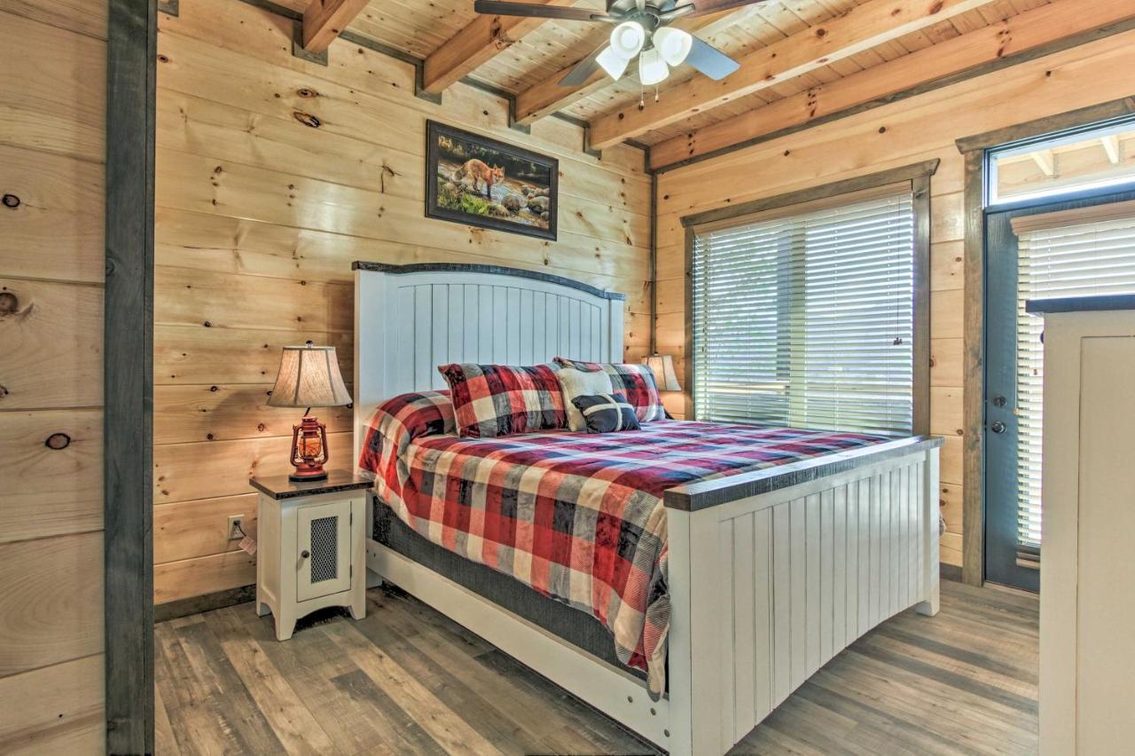 Smoky Mountain Hideaway With Hot Tub, Deck And Views! Vila Gatlinburg Exterior foto