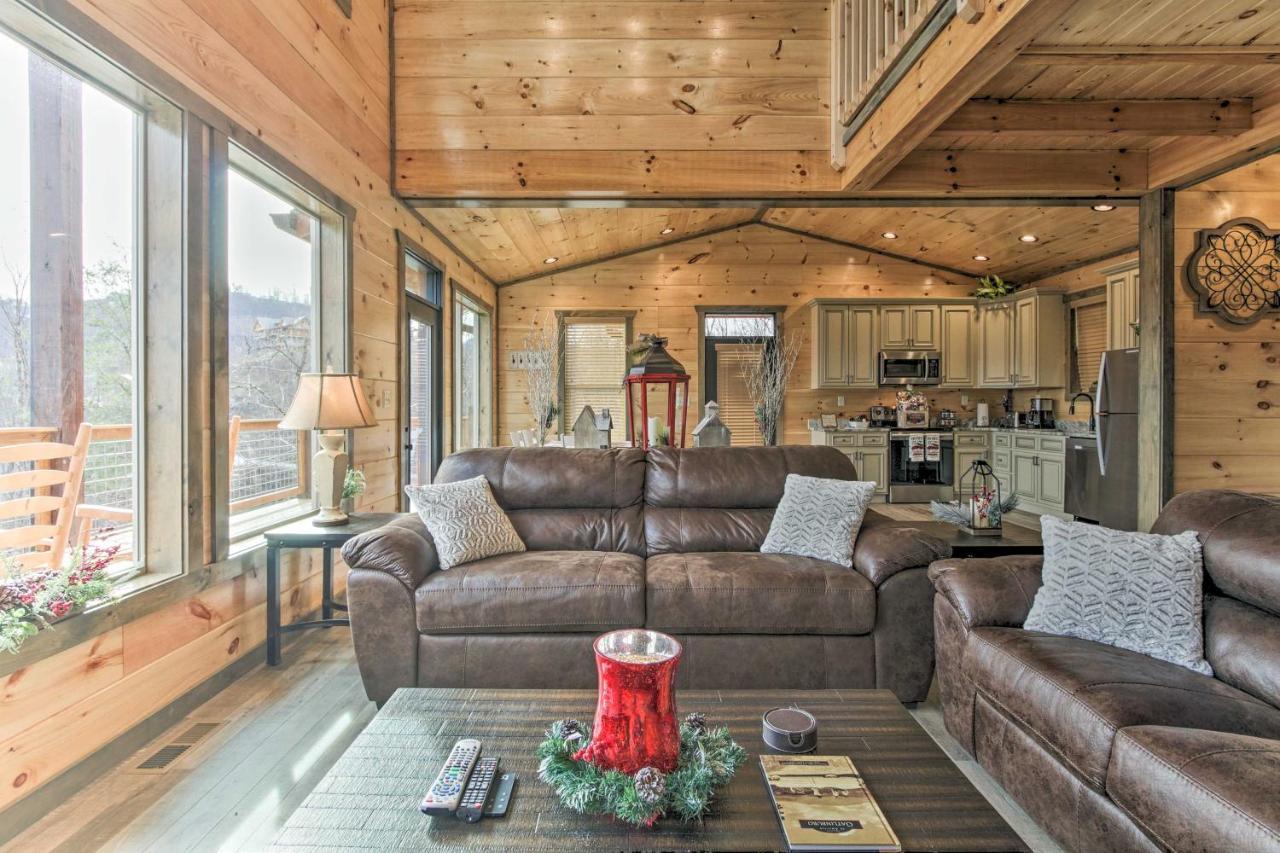 Smoky Mountain Hideaway With Hot Tub, Deck And Views! Vila Gatlinburg Exterior foto