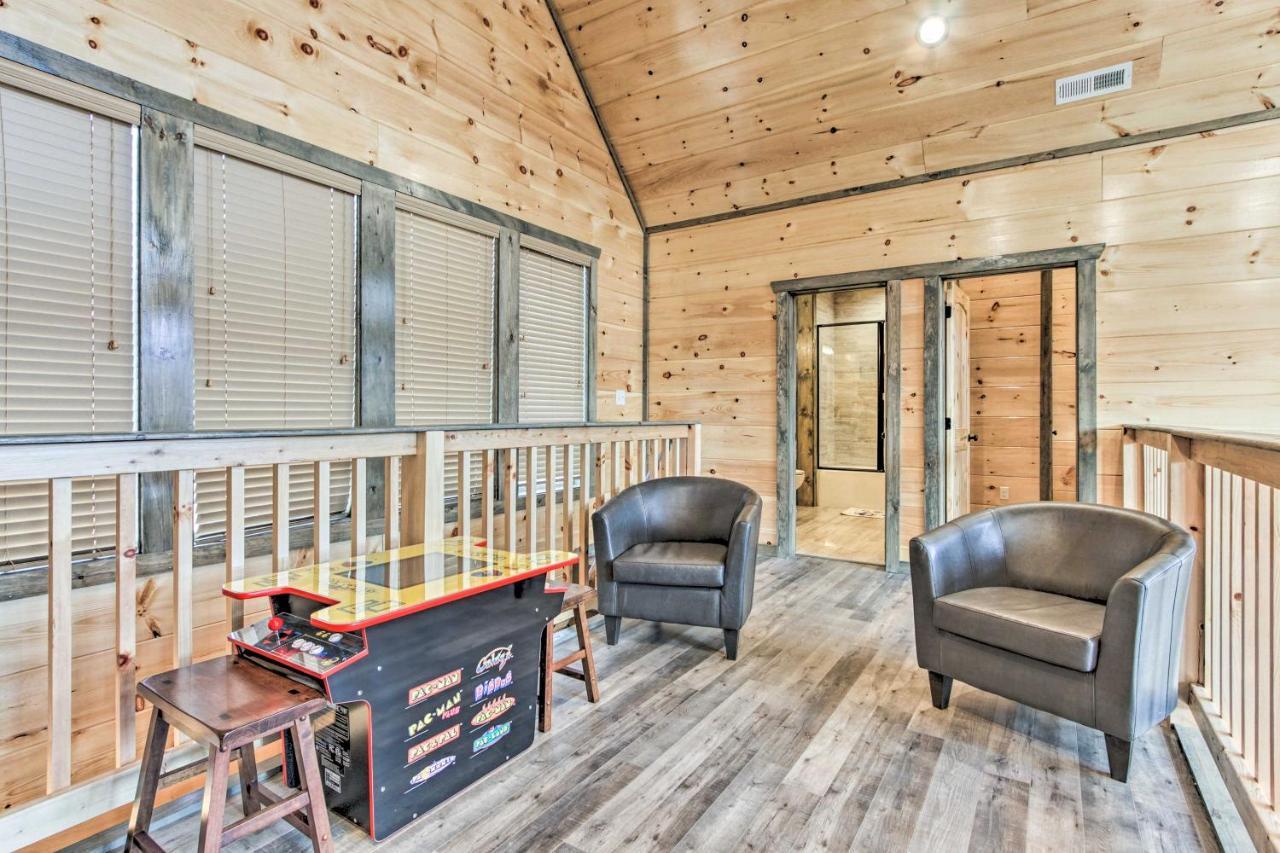 Smoky Mountain Hideaway With Hot Tub, Deck And Views! Vila Gatlinburg Exterior foto