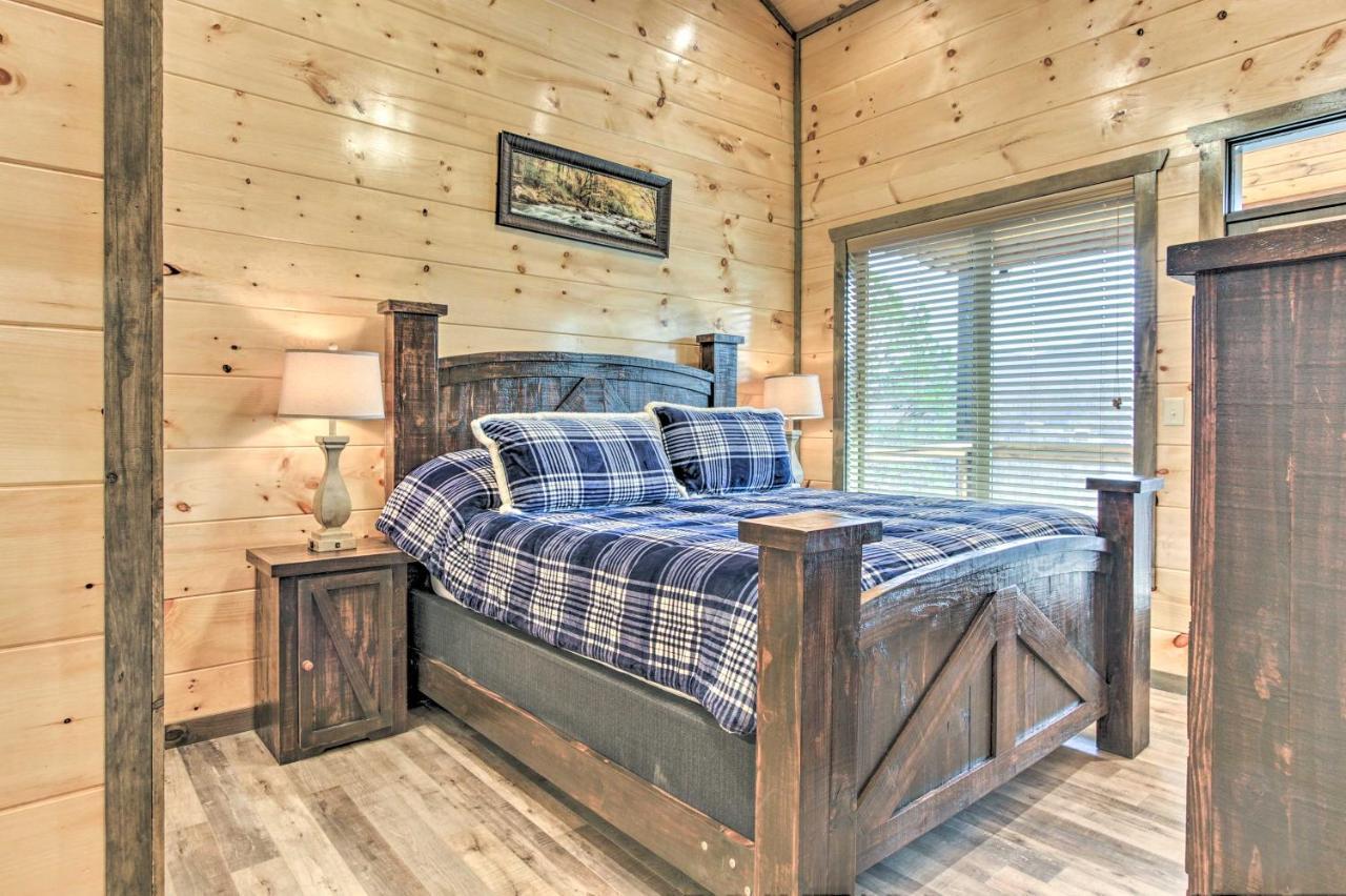 Smoky Mountain Hideaway With Hot Tub, Deck And Views! Vila Gatlinburg Exterior foto