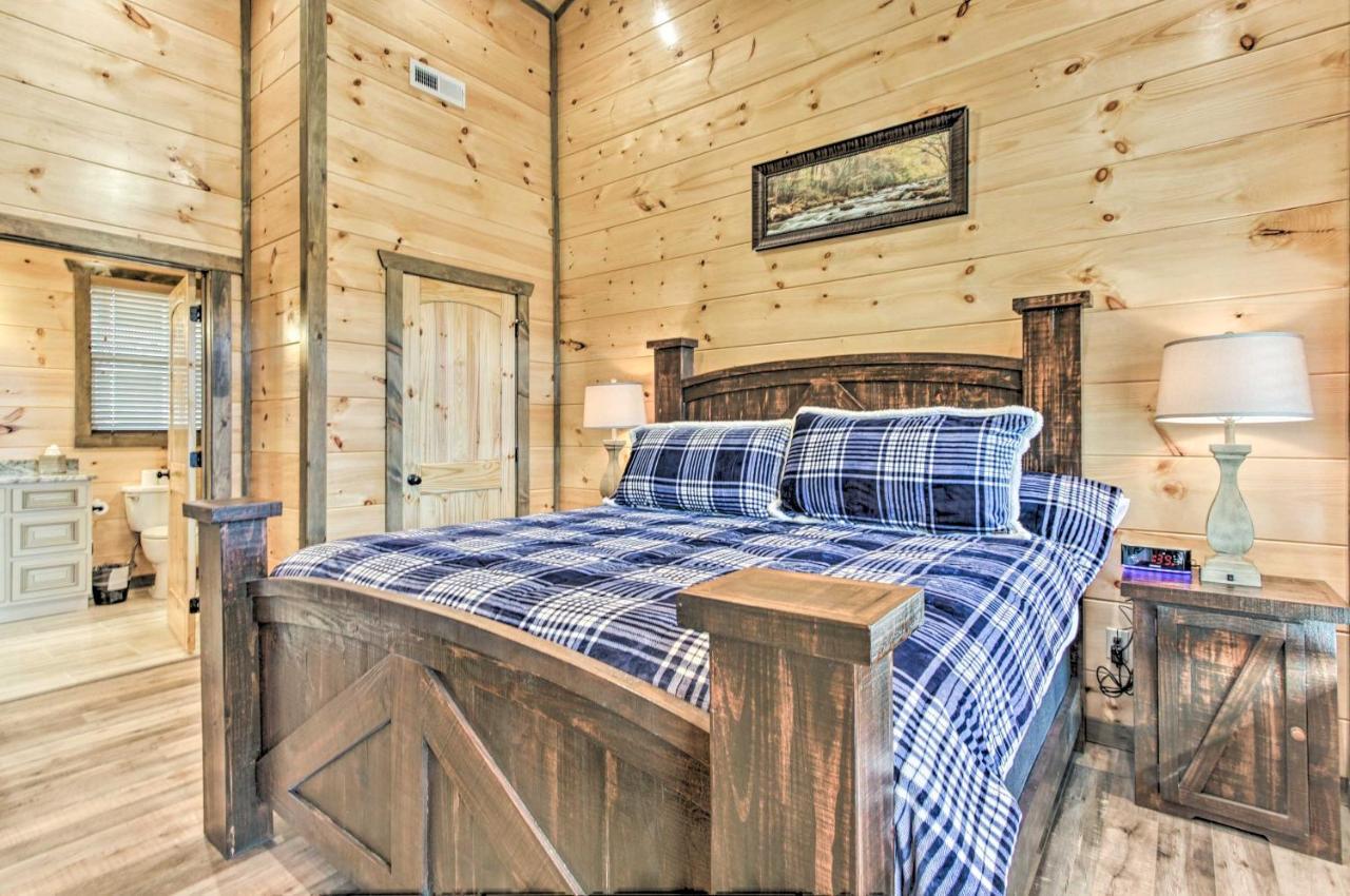 Smoky Mountain Hideaway With Hot Tub, Deck And Views! Vila Gatlinburg Exterior foto