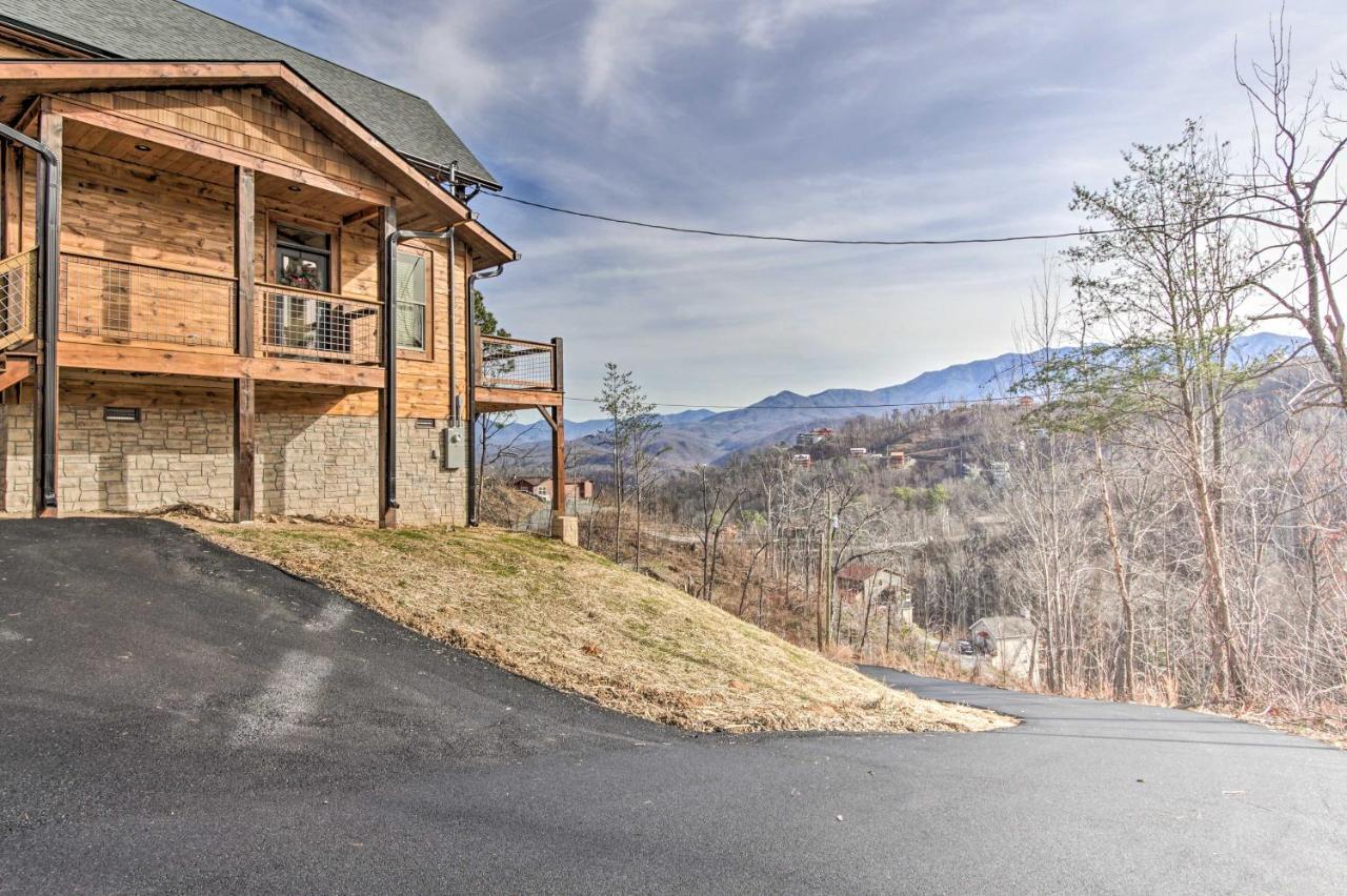 Smoky Mountain Hideaway With Hot Tub, Deck And Views! Vila Gatlinburg Exterior foto
