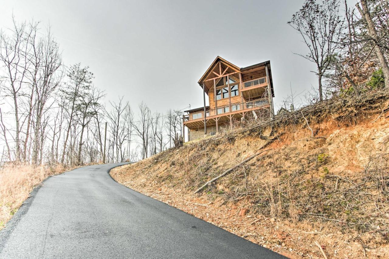 Smoky Mountain Hideaway With Hot Tub, Deck And Views! Vila Gatlinburg Exterior foto