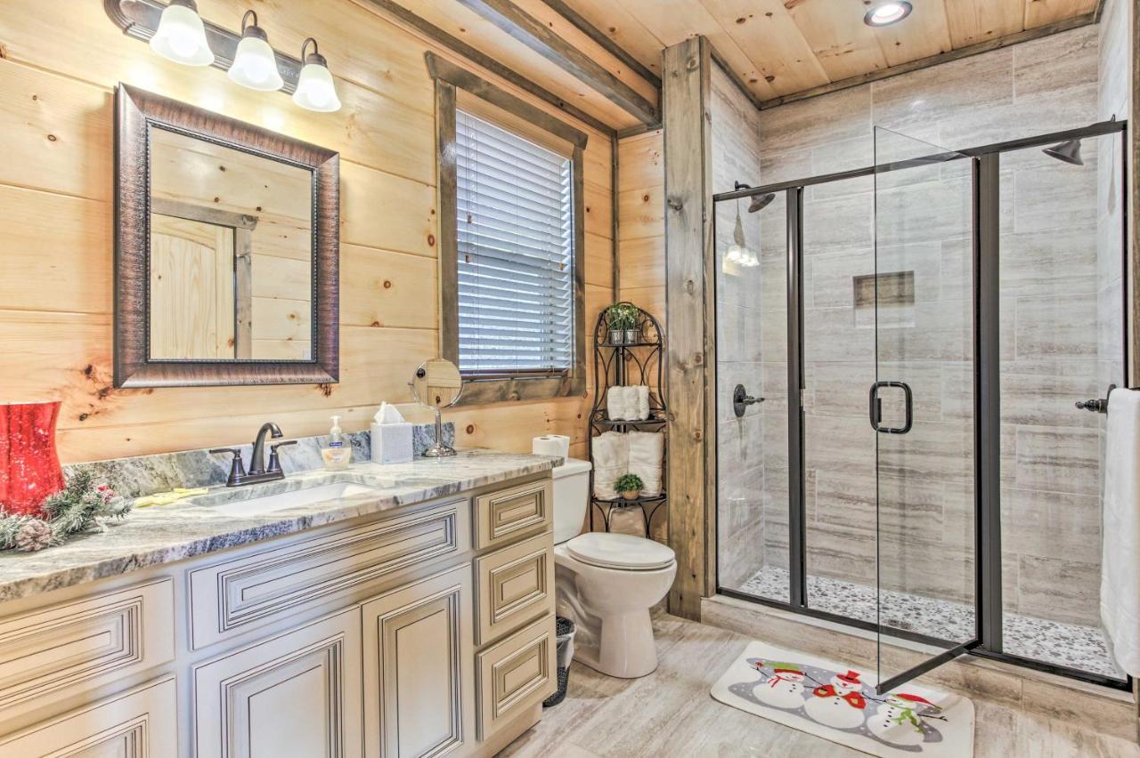 Smoky Mountain Hideaway With Hot Tub, Deck And Views! Vila Gatlinburg Exterior foto