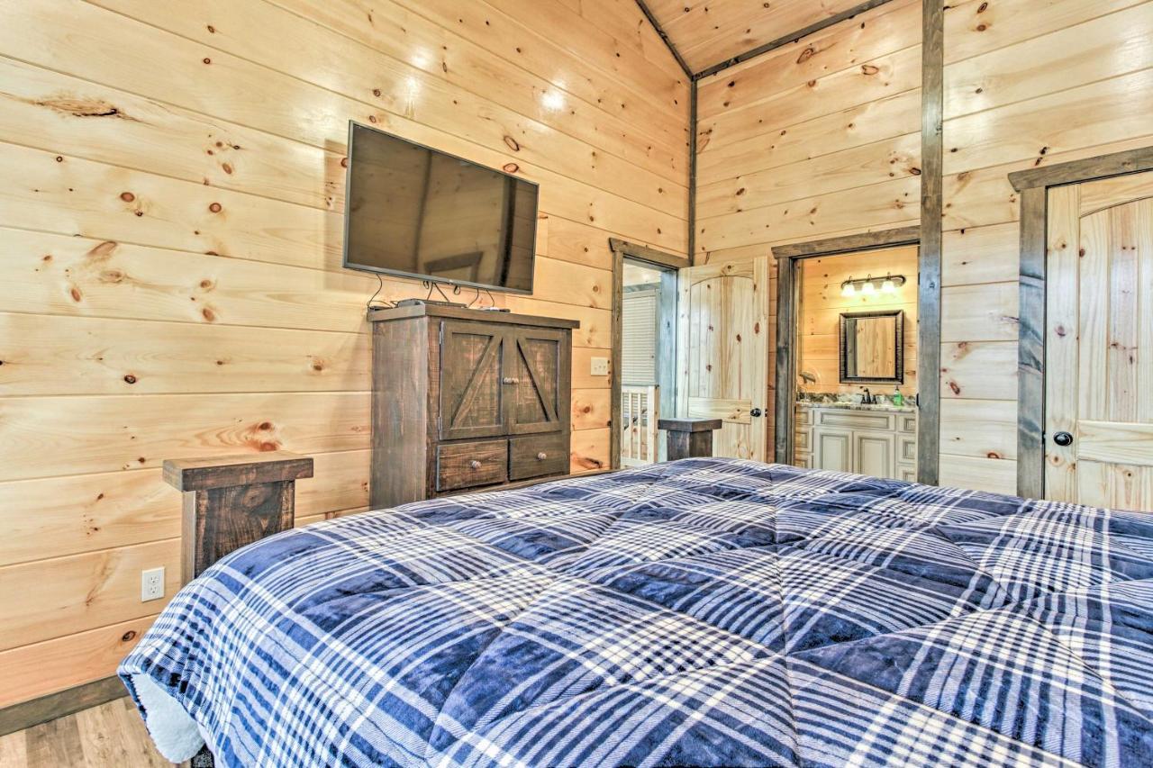 Smoky Mountain Hideaway With Hot Tub, Deck And Views! Vila Gatlinburg Exterior foto